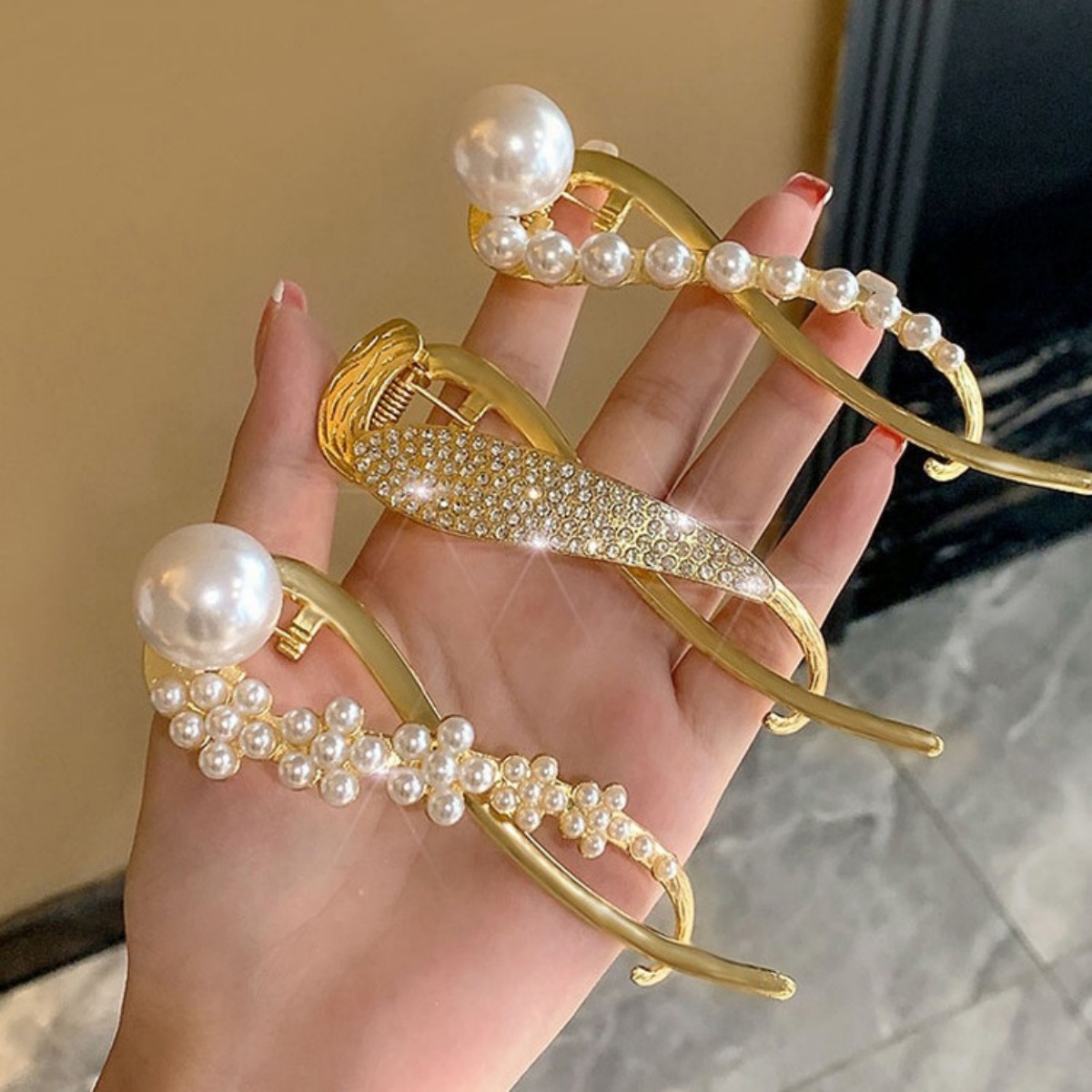 Elegant Glitter Pearl Hair Cli - Korean Daily Lifestyle review and price